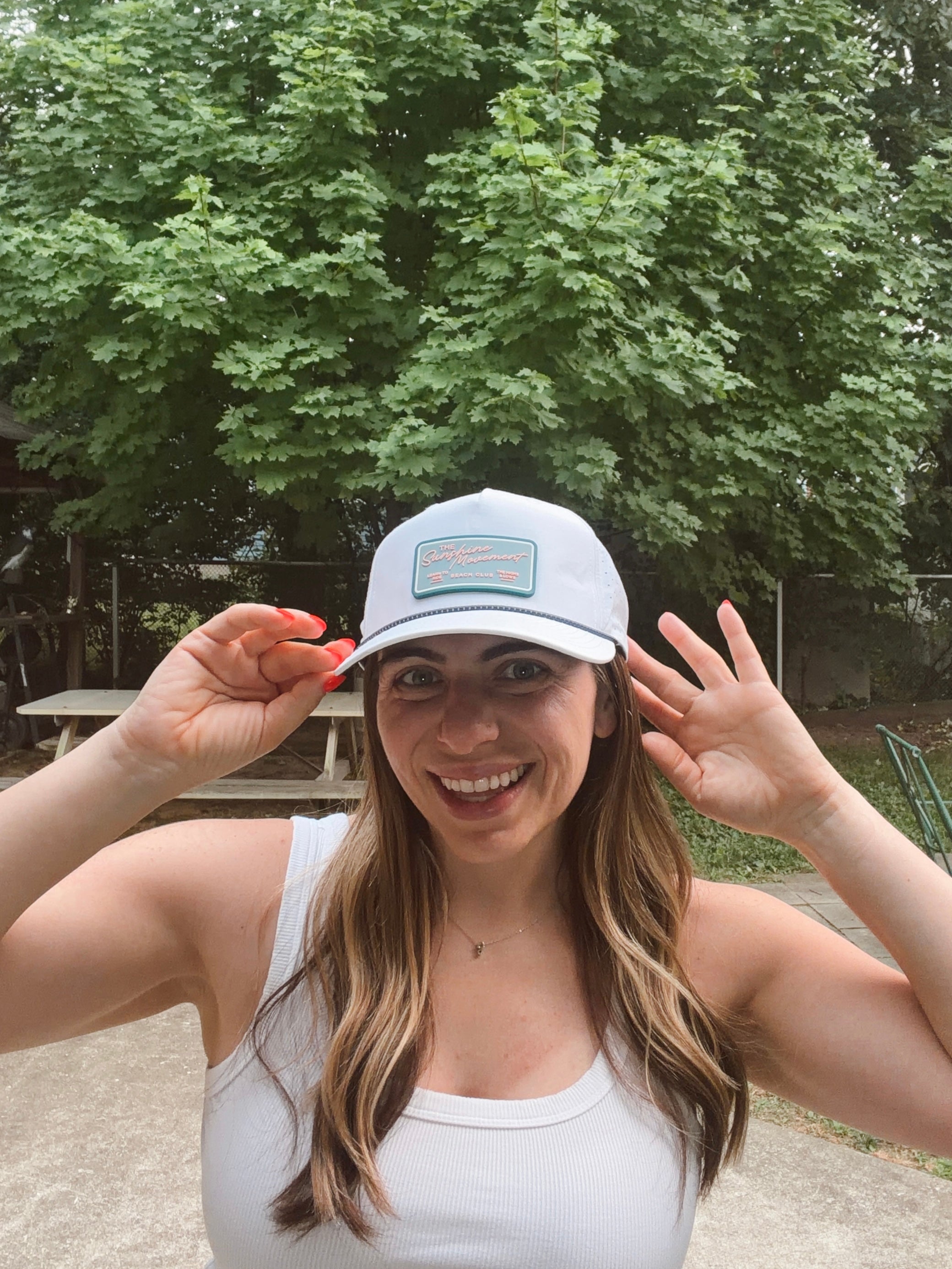 BEACH CLUB HAT - WHITE